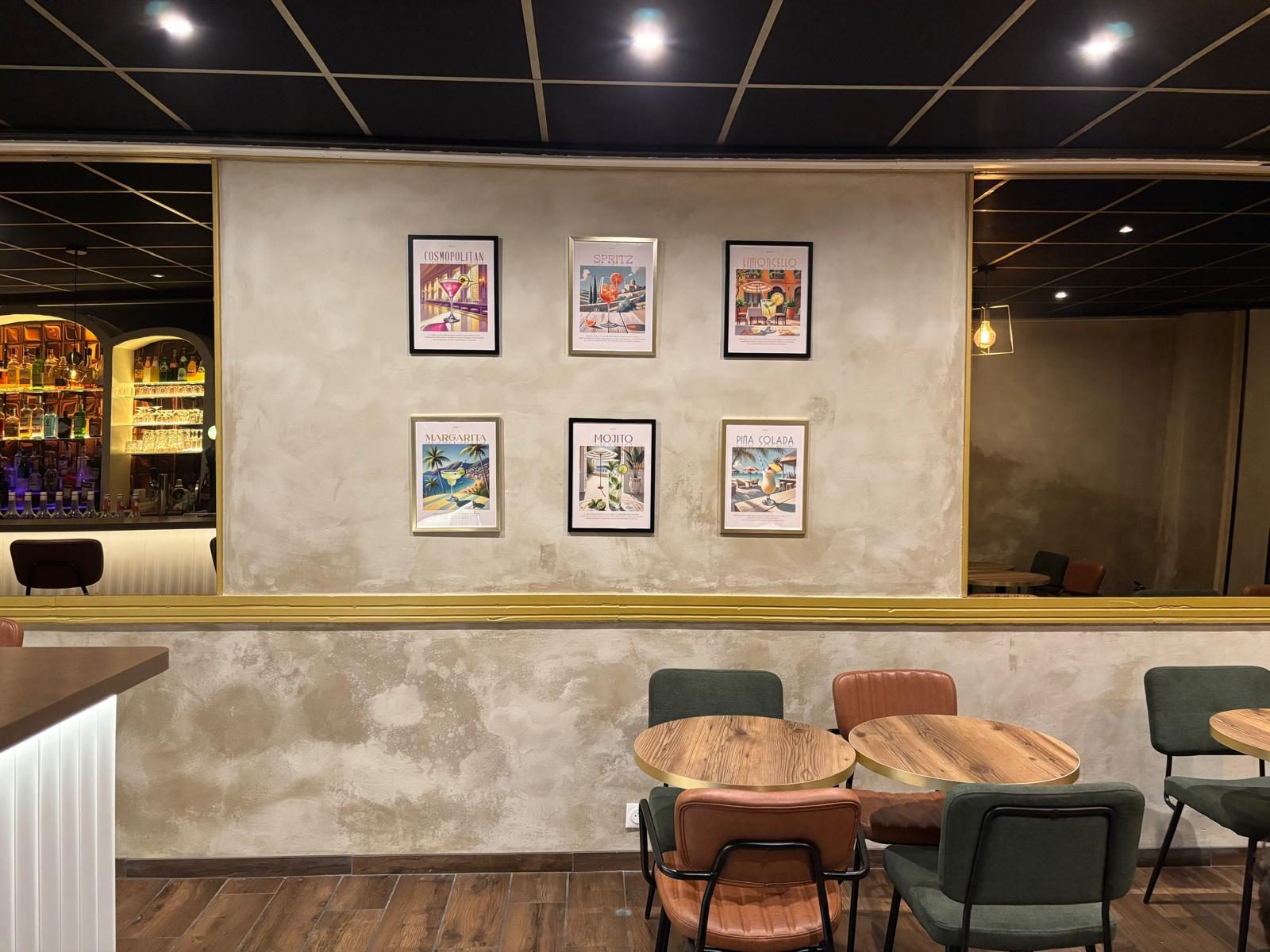 The lounge corner and its cocktail posters